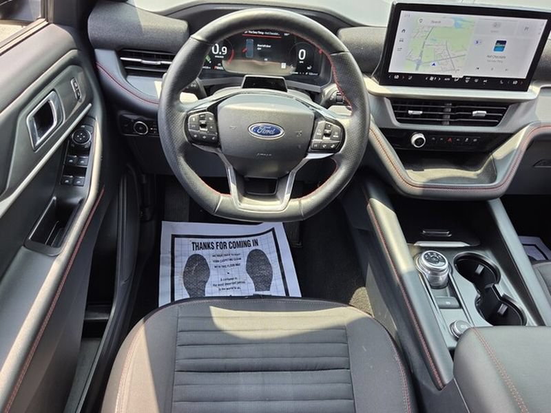 Used 2025 Ford Explorer ST-Line AWD/4WD image 8
