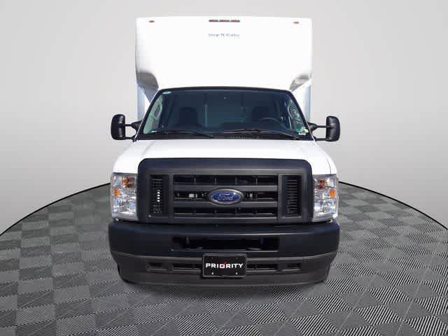 New 2024 Ford E-450 and Econoline 450 Super Duty RWD image 5