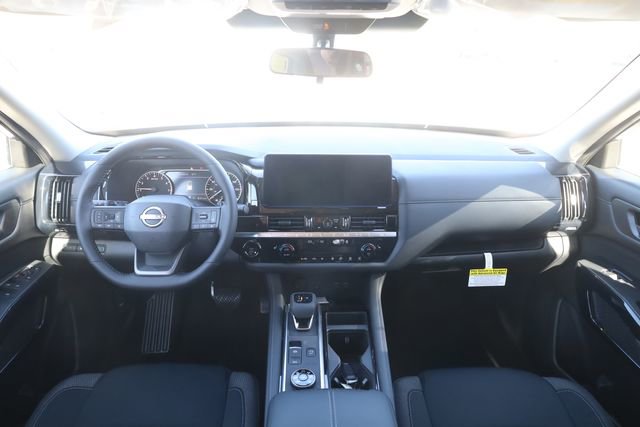 New 2026 Nissan Pathfinder SV w/ SV Premium Package AWD/4WD image 10