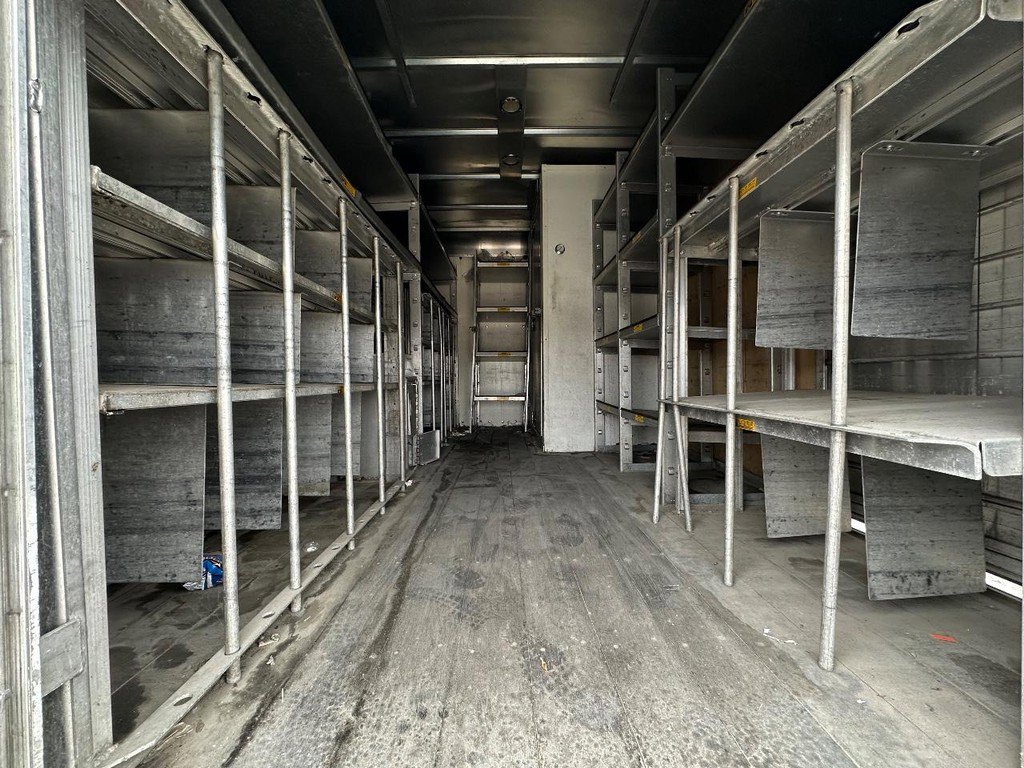 Used 2015 Chevrolet Express 4500 RWD image 4