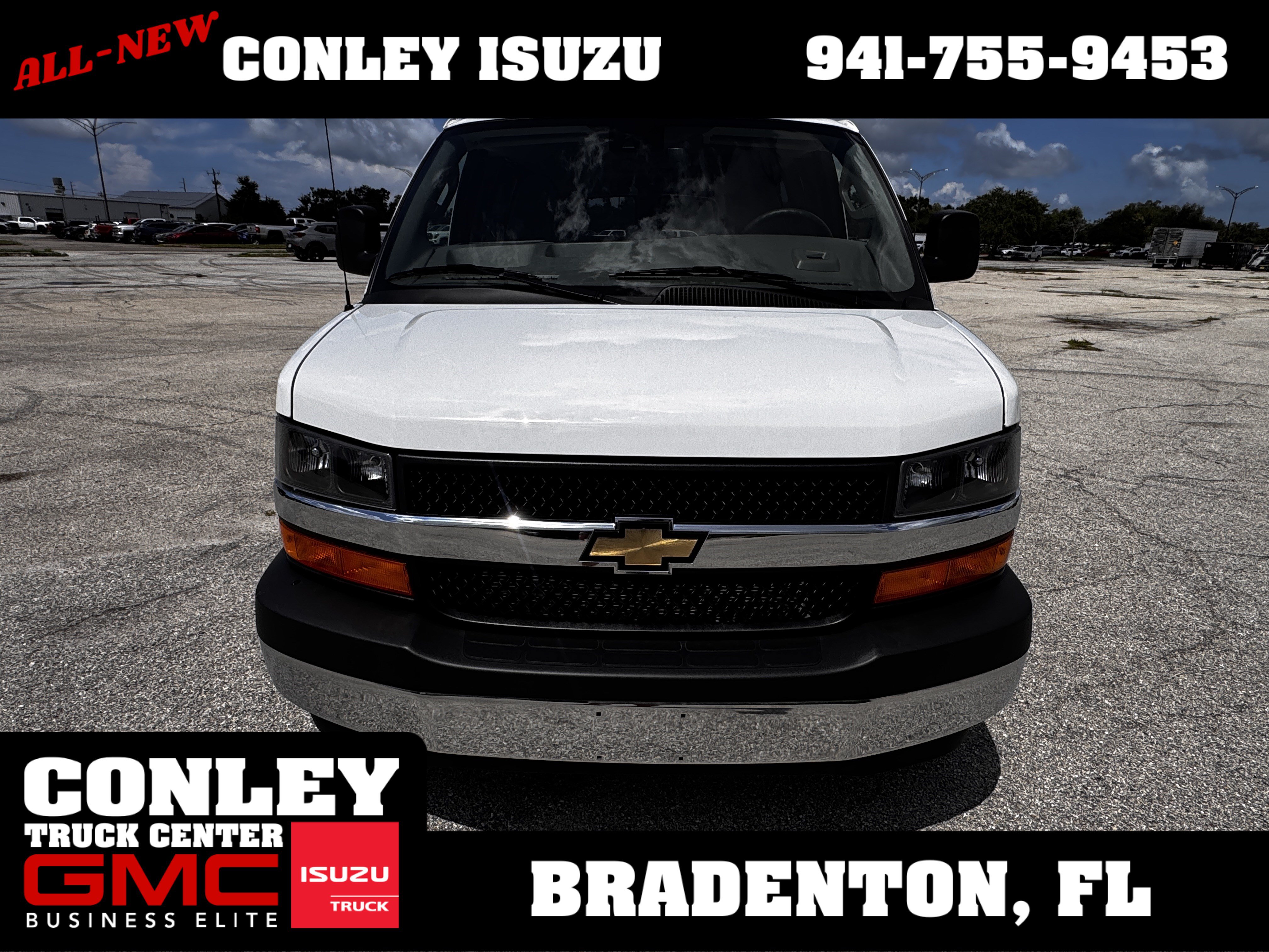 Used 2025 Chevrolet Express 3500 LT w/ LT Preferred Equipment Group RWD image 2