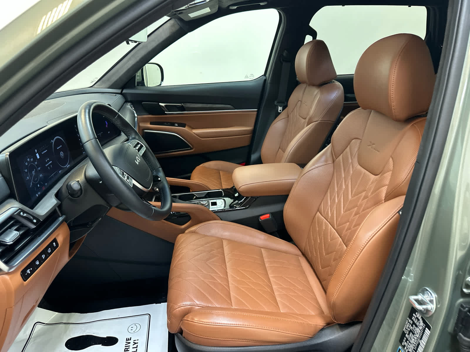 Used 2025 Kia Telluride SX Prestige X-Line AWD/4WD image 4