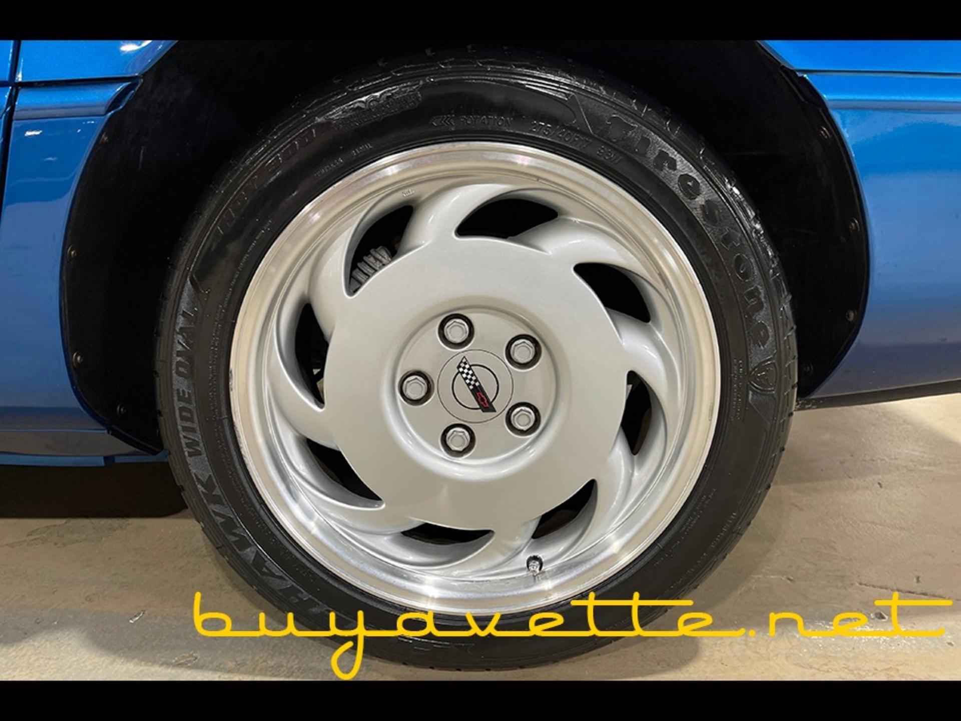 Used 1992 Chevrolet Corvette Coupe image 10