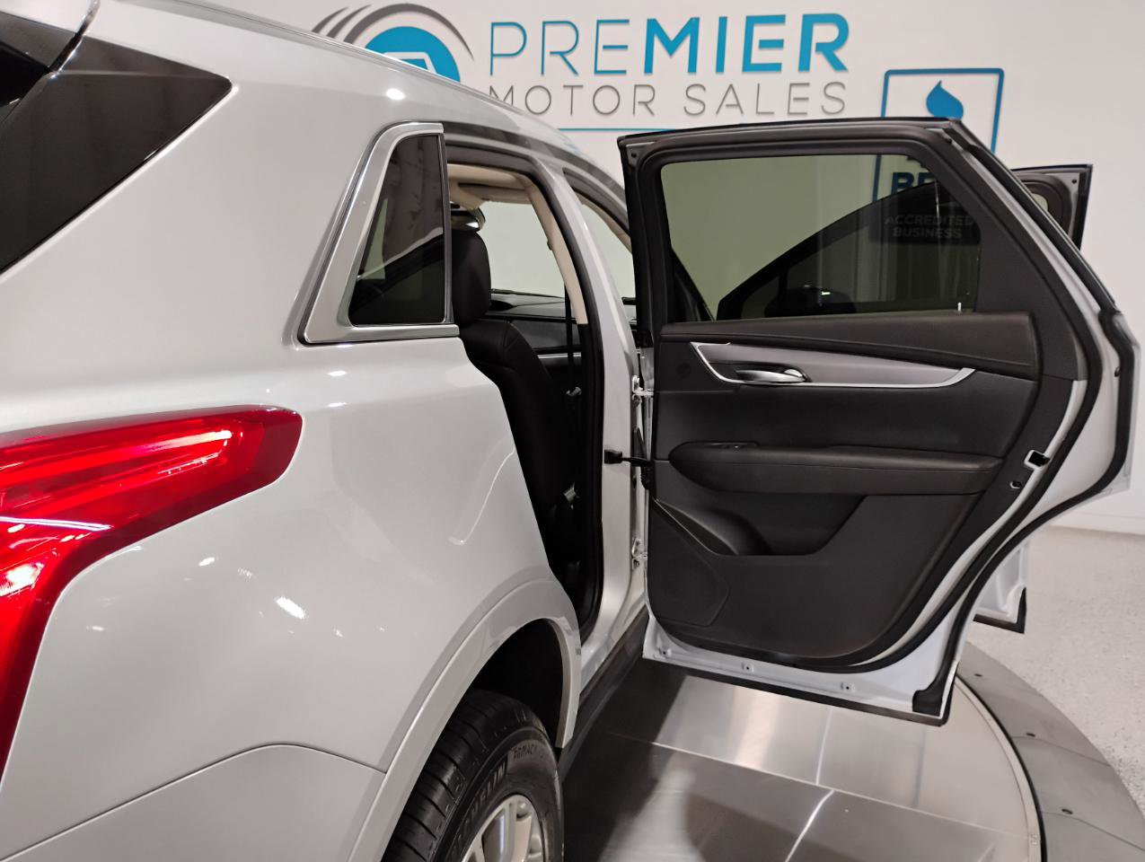 Used 2018 Cadillac XT5 Luxury w/ Driver Awareness Package image 91