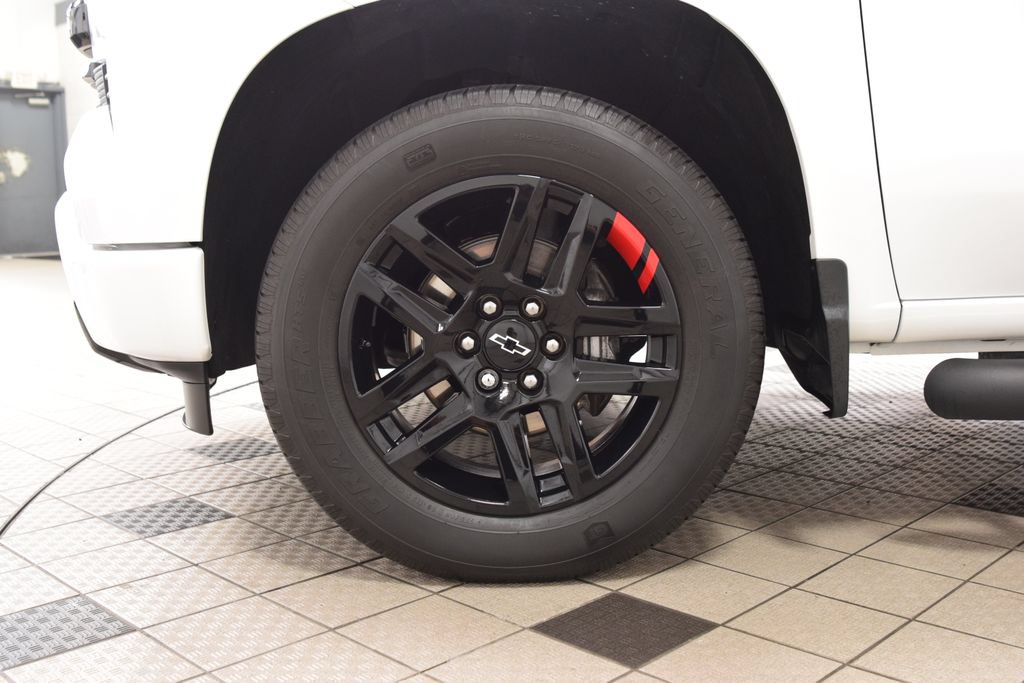 Used 2024 Chevrolet Silverado 1500 RST w/ Redline Edition AWD/4WD image 29