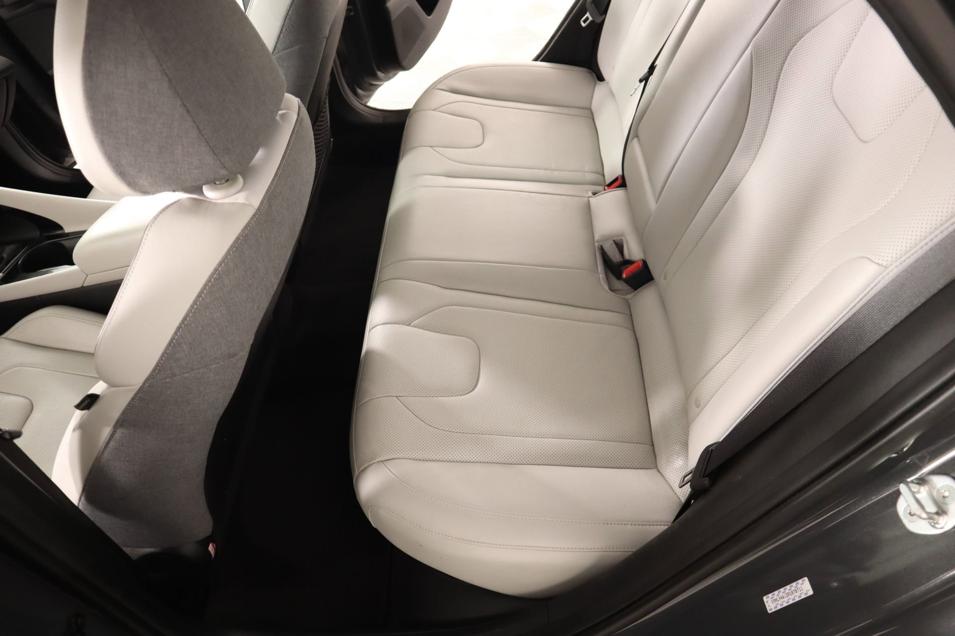 Used 2023 Hyundai Elantra Limited image 13