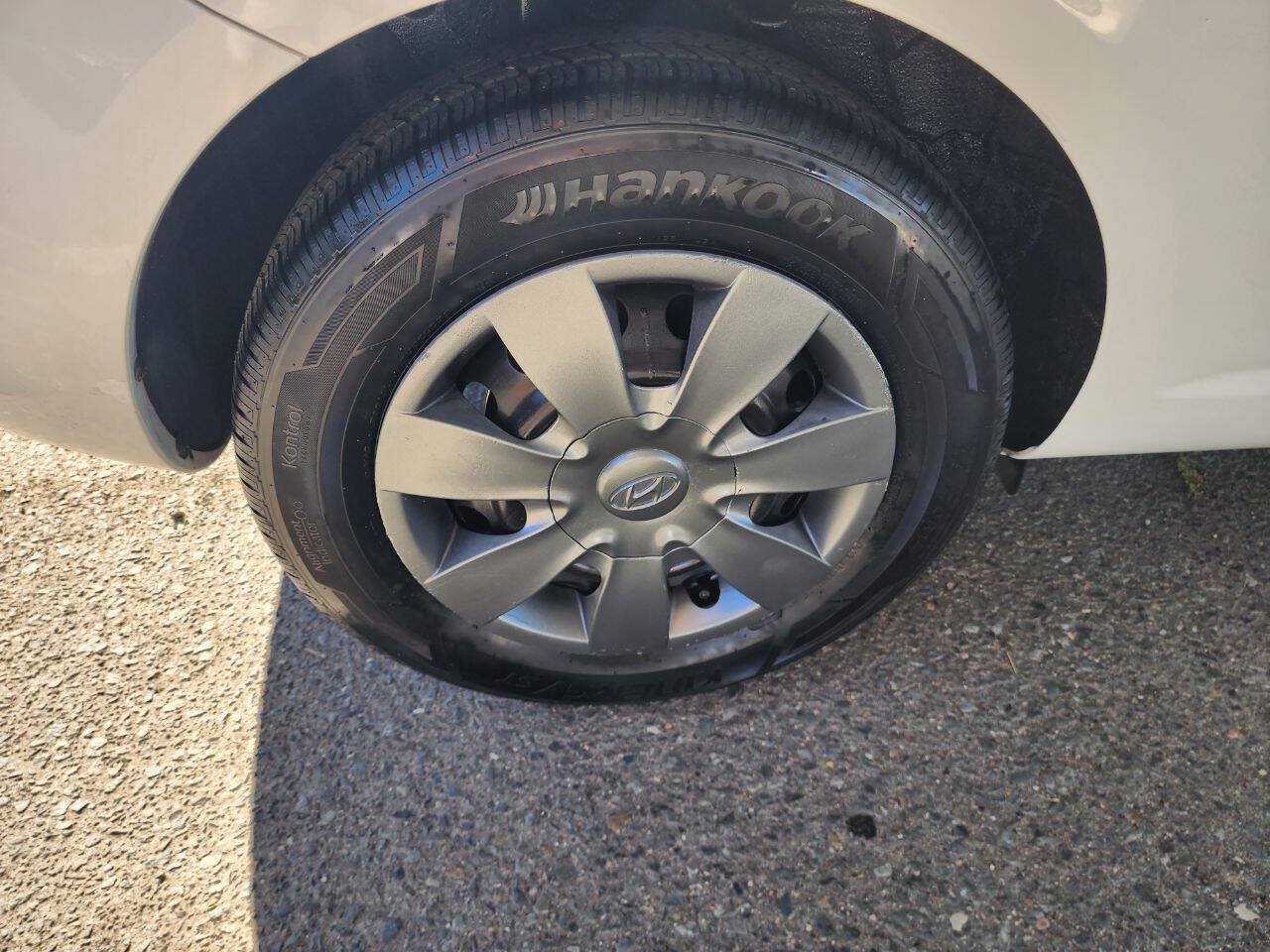 Used 2007 Hyundai Accent GS FWD image 38
