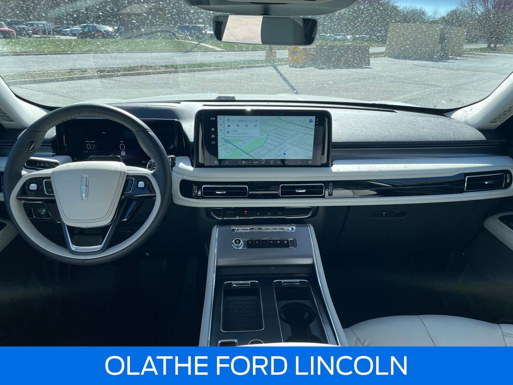 Used 2025 Lincoln Aviator Premiere w/ Jet Appearance Package image 24