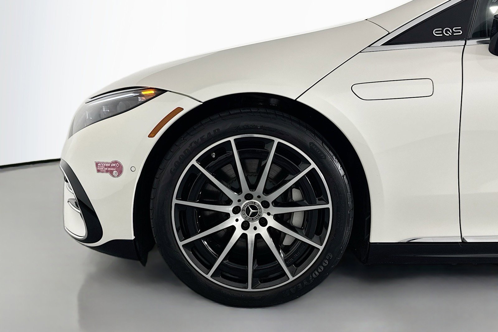 Certified 2023 Mercedes-Benz EQS 580 4MATIC Sedan image 10