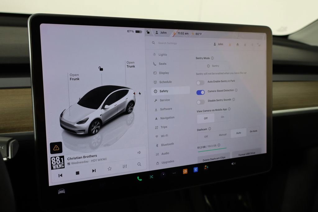 Used 2022 Tesla Model Y Long Range image 33