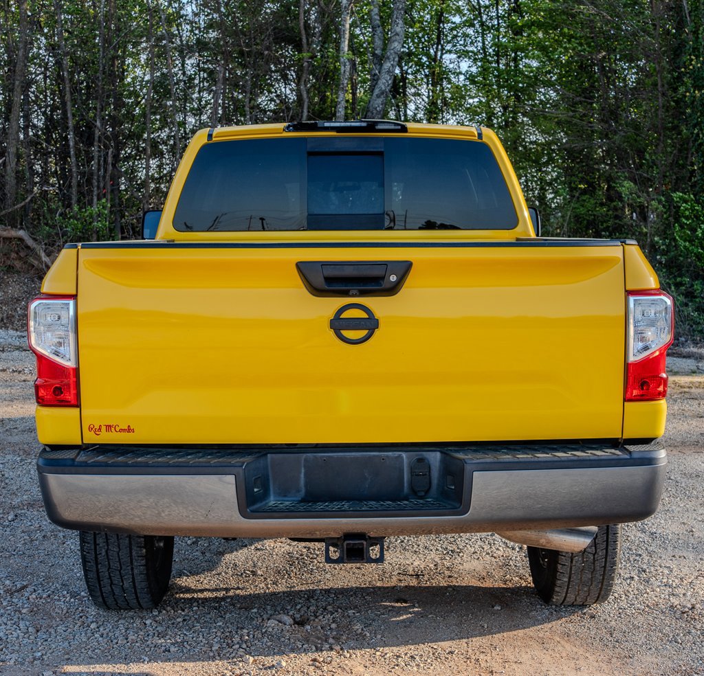 Used 2018 Nissan Titan PRO-4X image 4