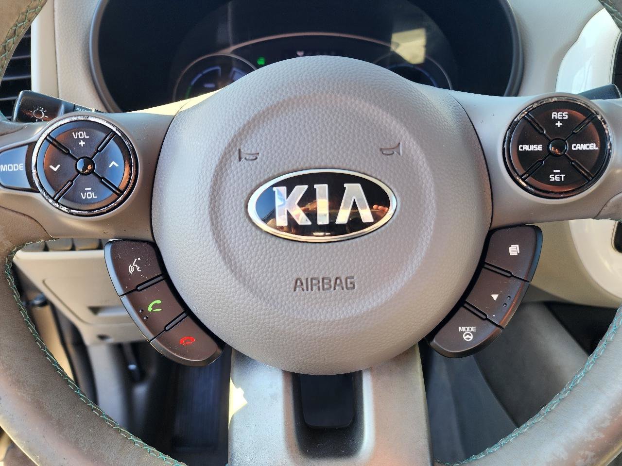 Used 2016 Kia Soul EV FWD image 16