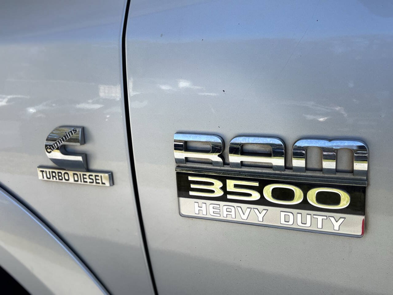 Used 2011 RAM 3500 Laramie AWD/4WD image 4