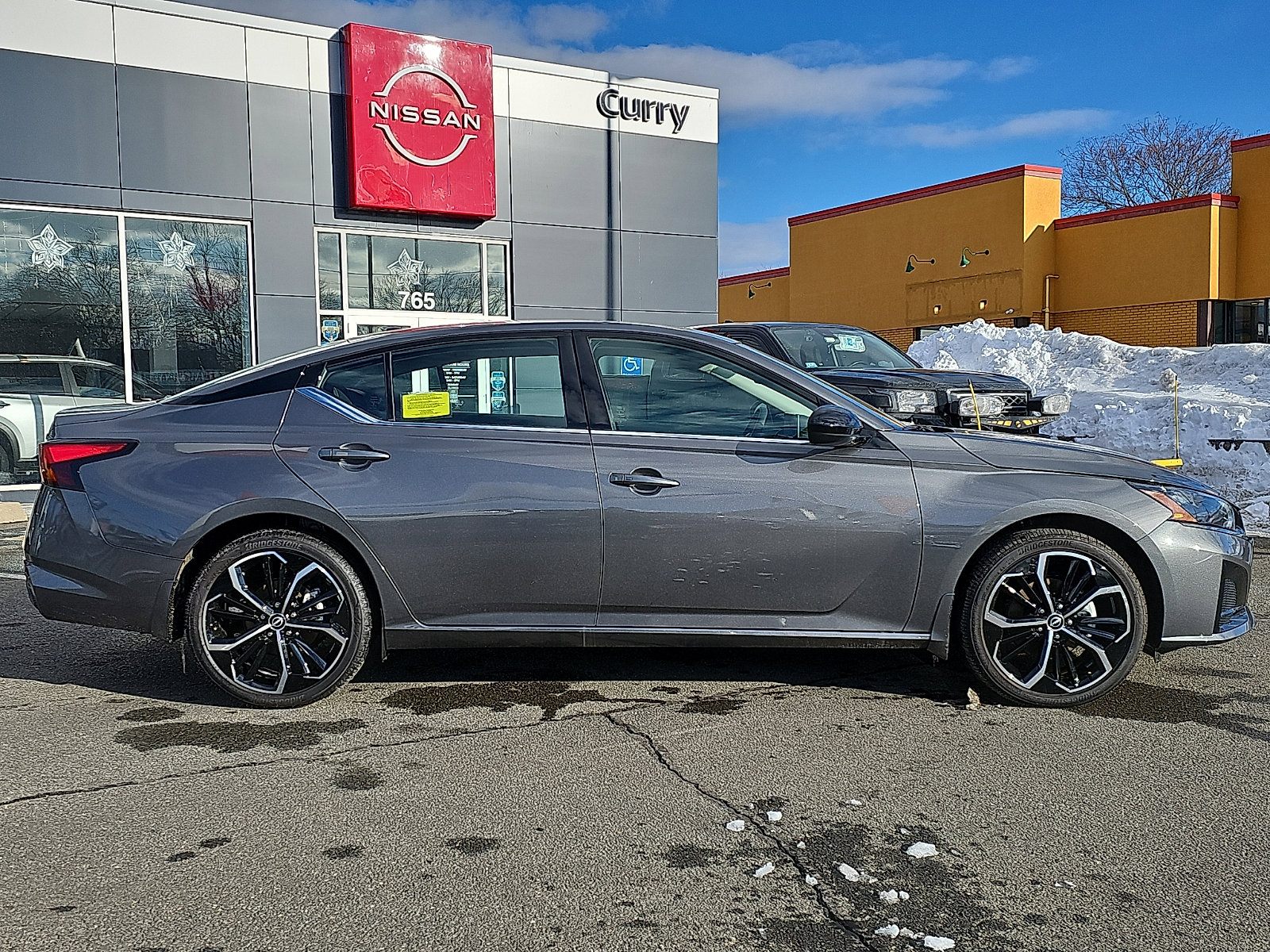 Used 2025 Nissan Altima 2.5 SR w/ SR Premium Package image 7