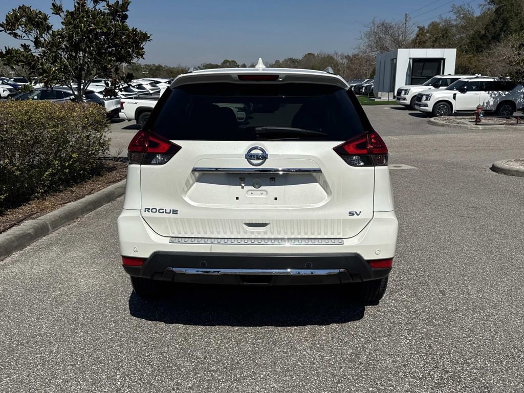 Used 2019 Nissan Rogue SV w/ Premium Package image 5
