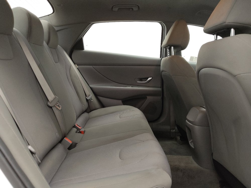 Used 2024 Hyundai Elantra SE image 19