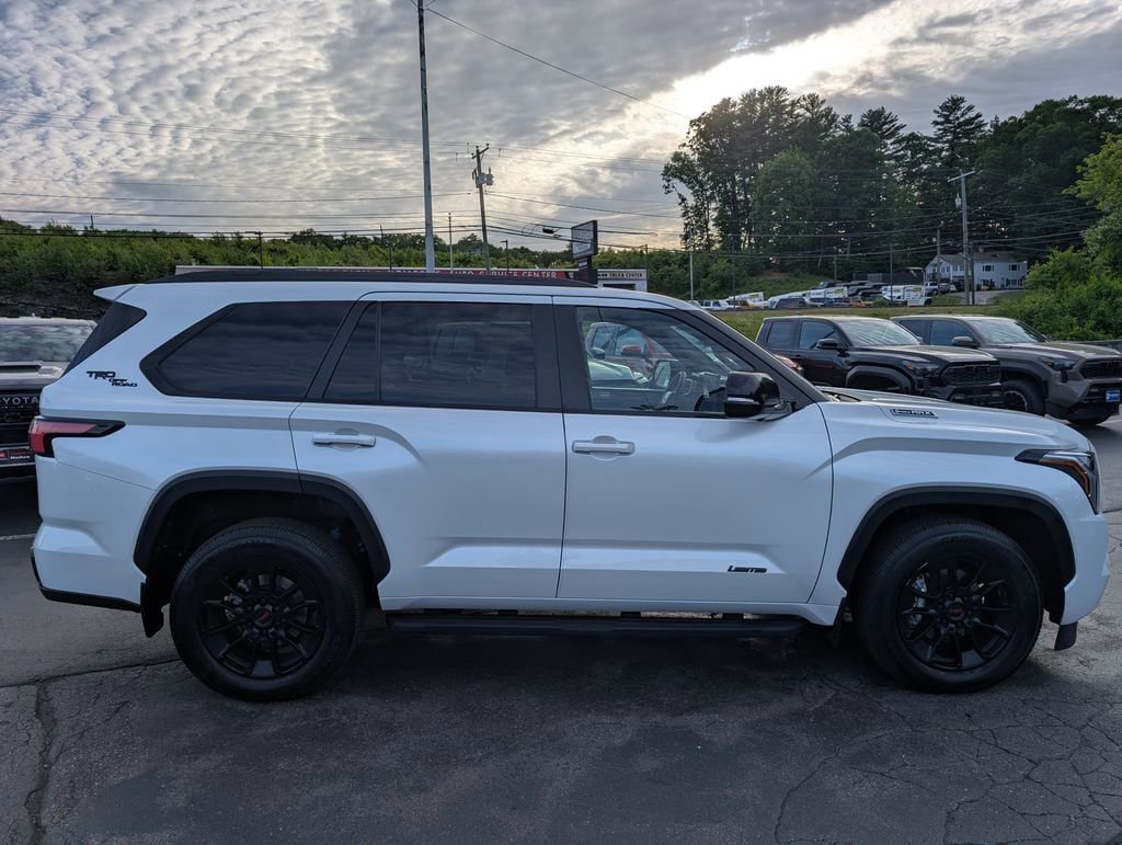 Certified 2025 Toyota Sequoia Limited w/ TRD Off-Road Package AWD/4WD image 10