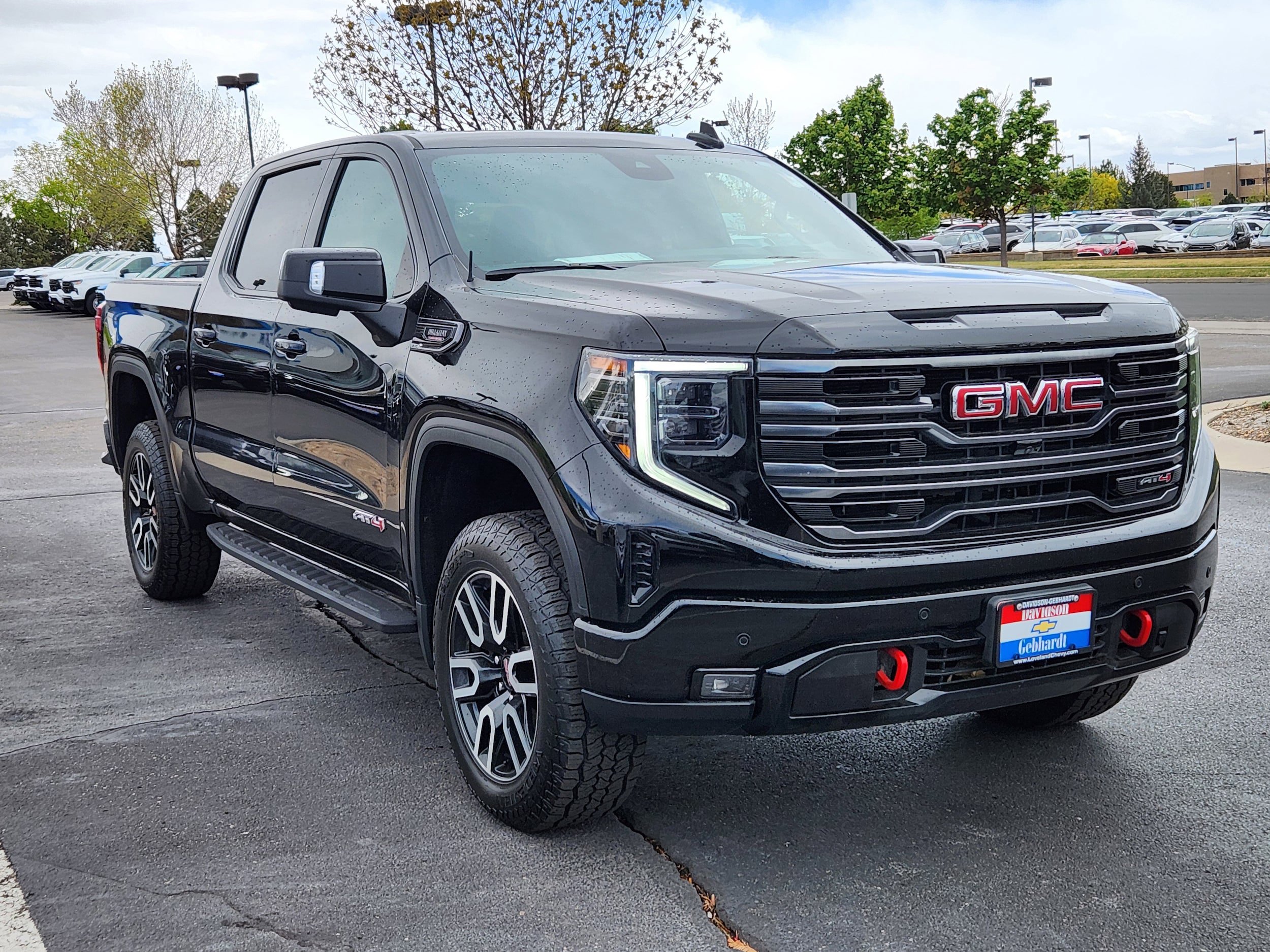 Used 2025 GMC Sierra 1500 AT4 w/ AT4 Premium Package AWD/4WD image 4