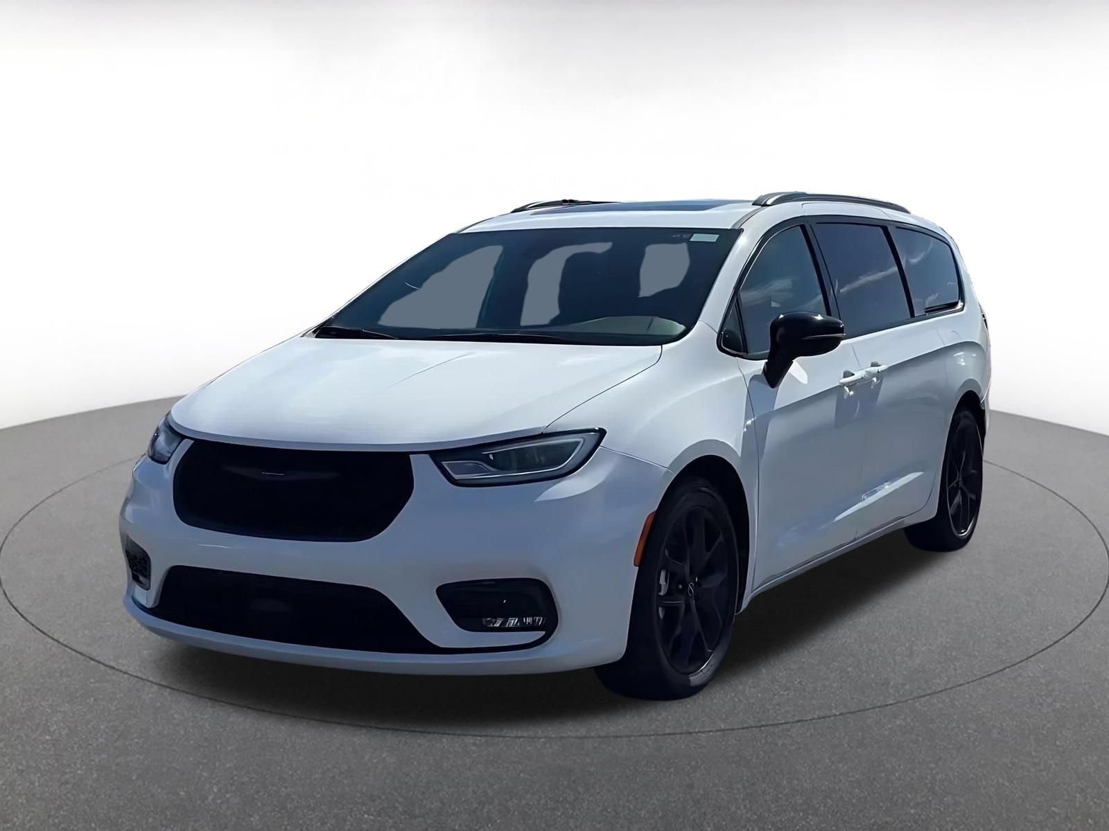 Used 2025 Chrysler Pacifica Limited FWD image 6