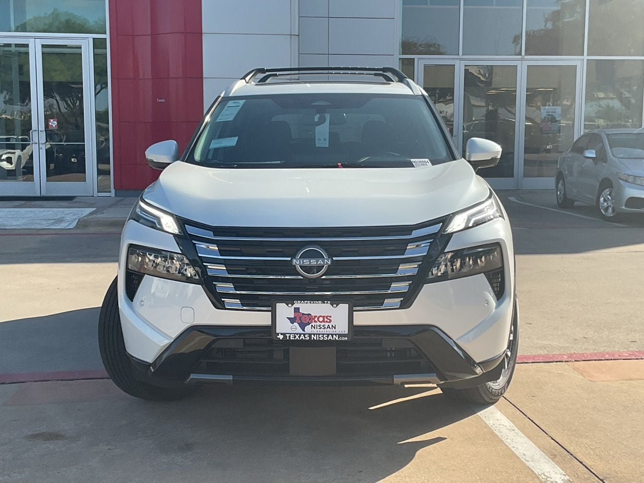 New 2026 Nissan Rogue Platinum AWD/4WD image 2