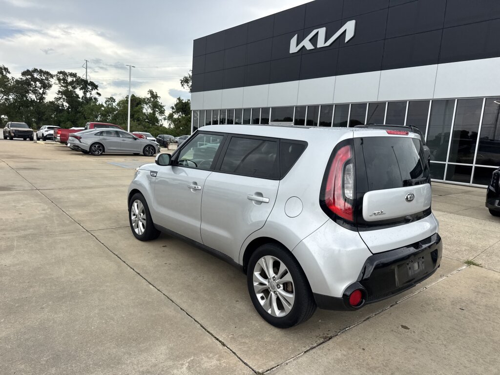 Used 2016 Kia Soul + w/ Primo Package FWD image 24