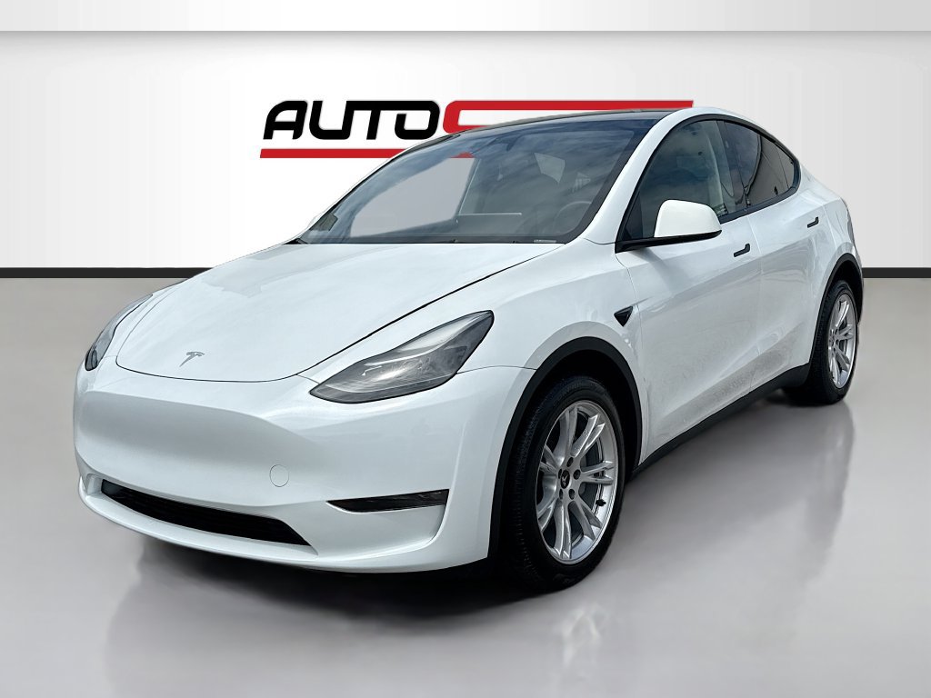 Used 2024 Tesla Model Y Long Range AWD/4WD image 3