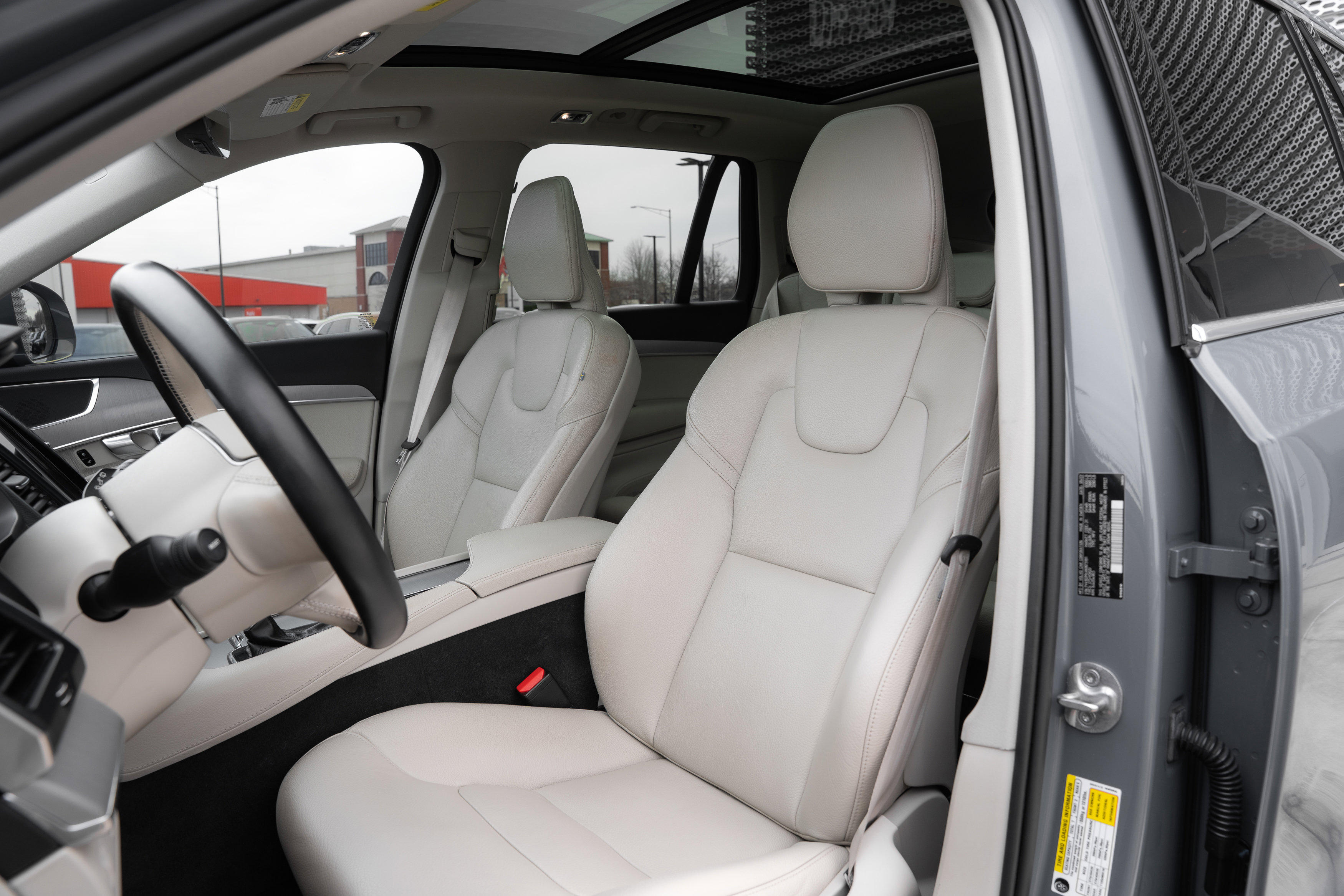 Used 2022 Volvo XC90 T5 Momentum w/ Climate Package image 21