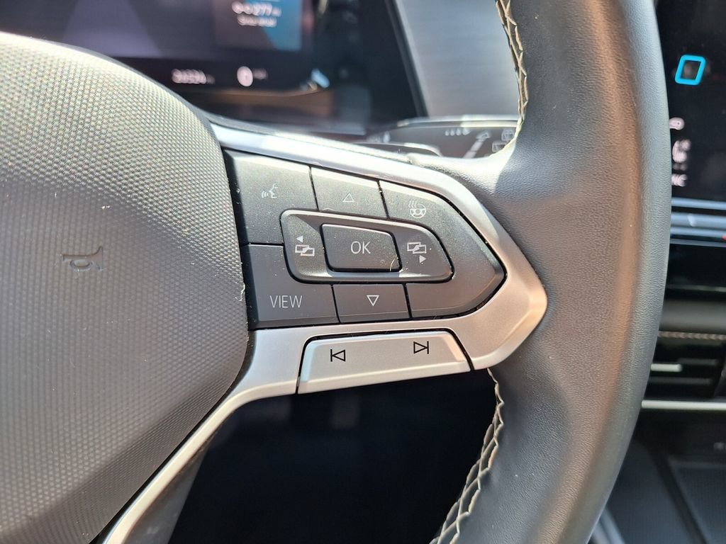 Used 2024 Volkswagen Atlas Cross Sport SE FWD image 17