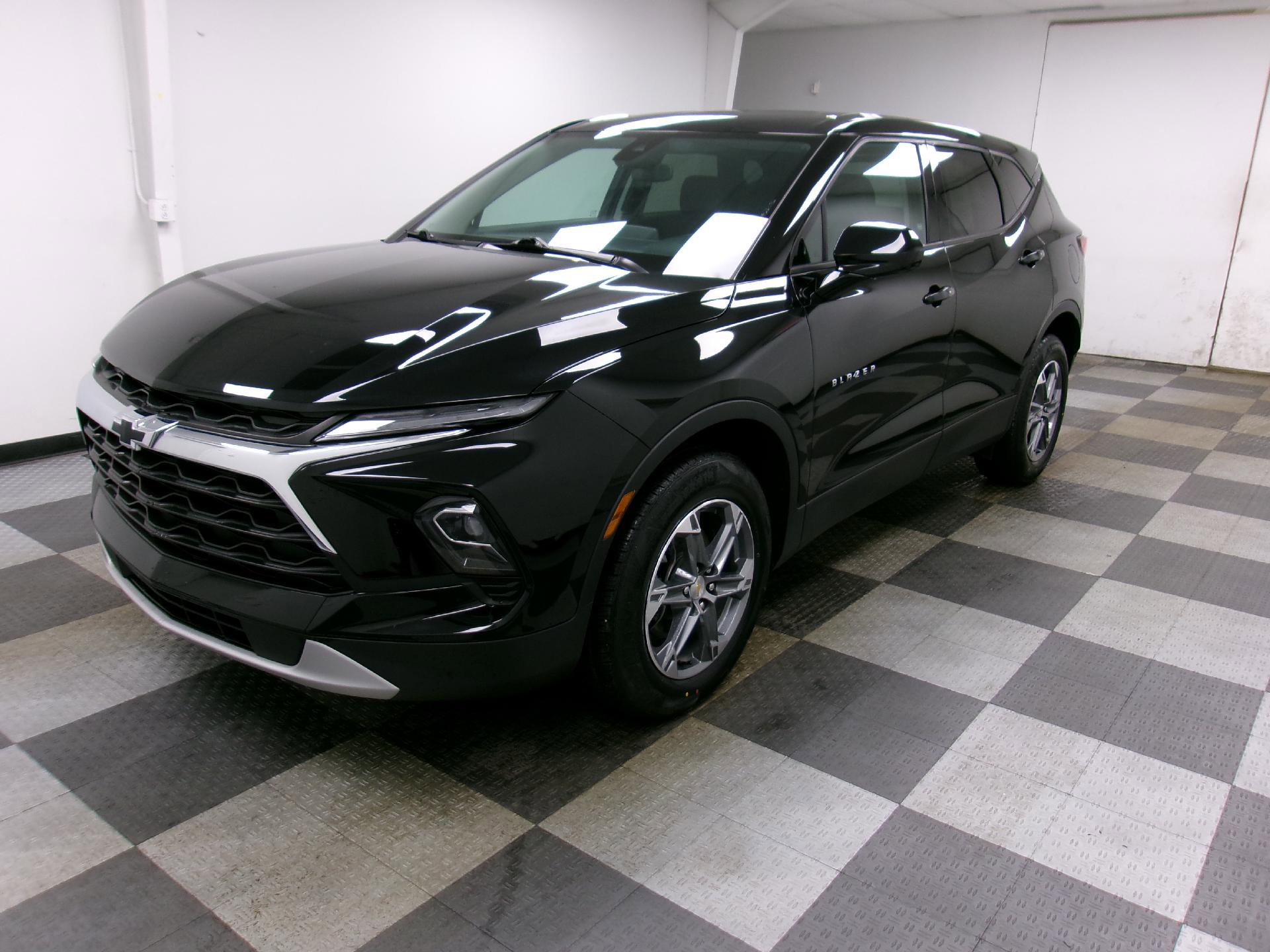 Certified 2023 Chevrolet Blazer LT w/ Driver Confidence Package image 1