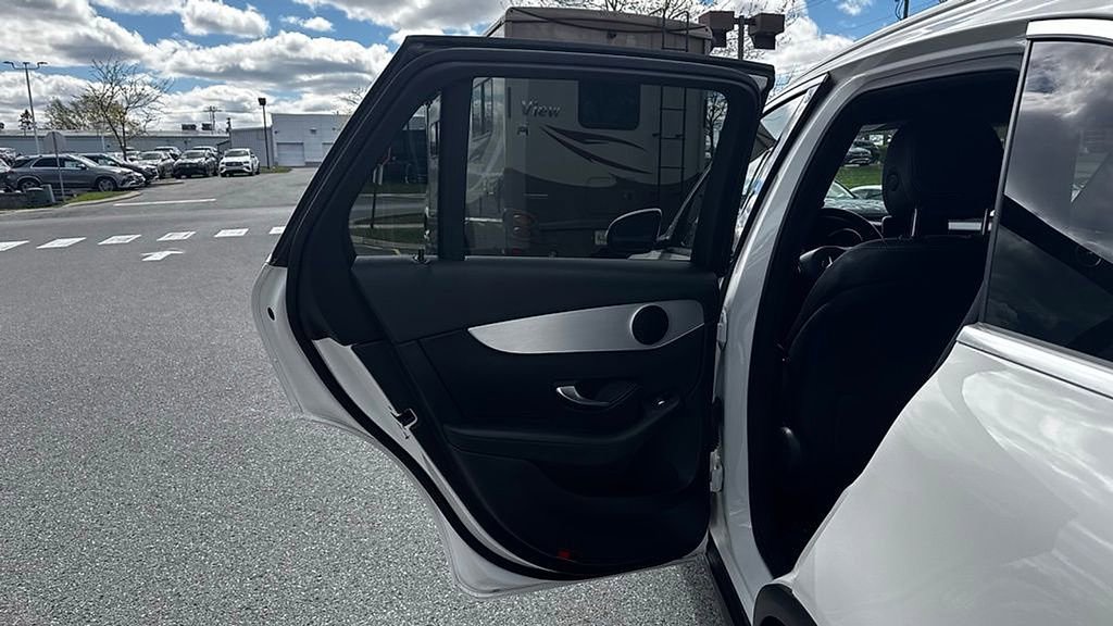 Used 2019 Mercedes-Benz GLC 300 4MATIC image 22