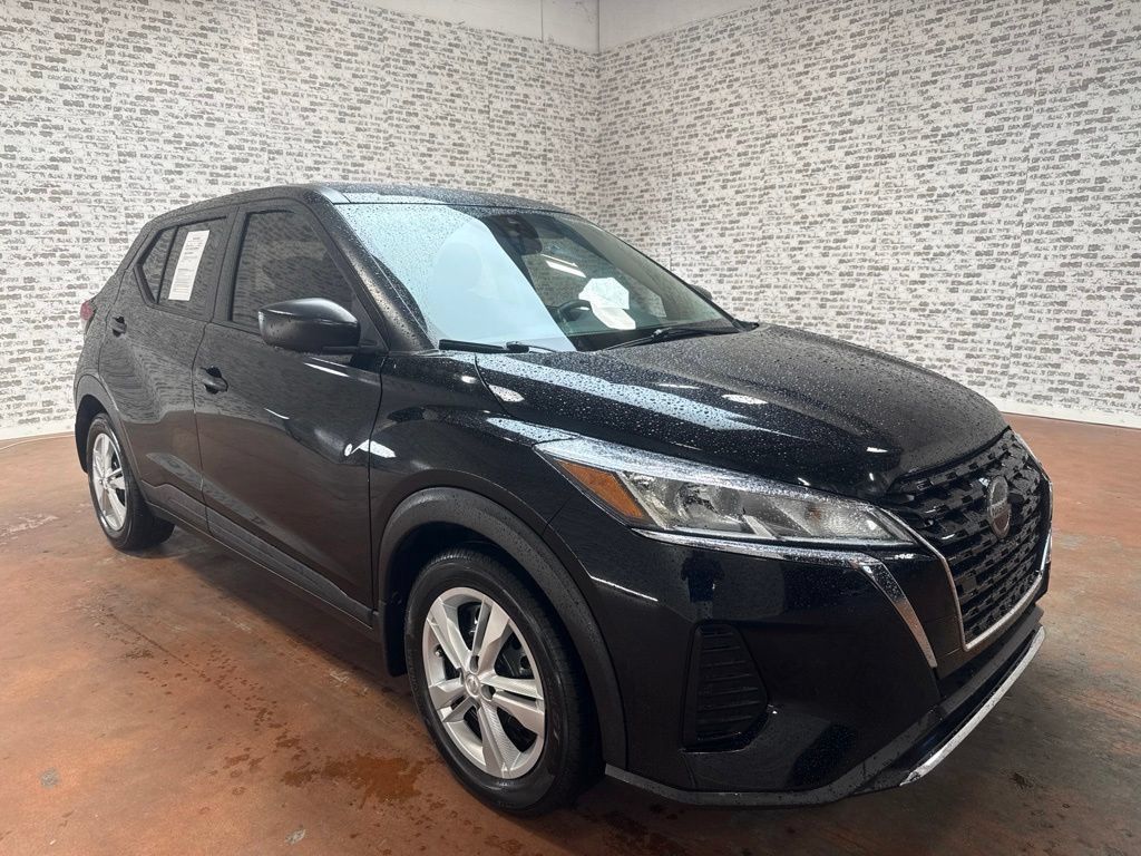 Used 2021 Nissan Kicks S FWD image 1