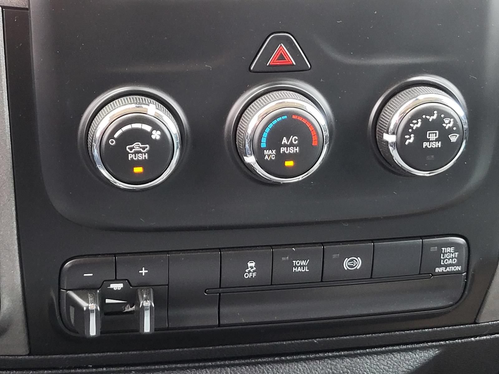 Used 2013 RAM 2500 Tradesman w/ Chrome Appearance Group RWD image 27