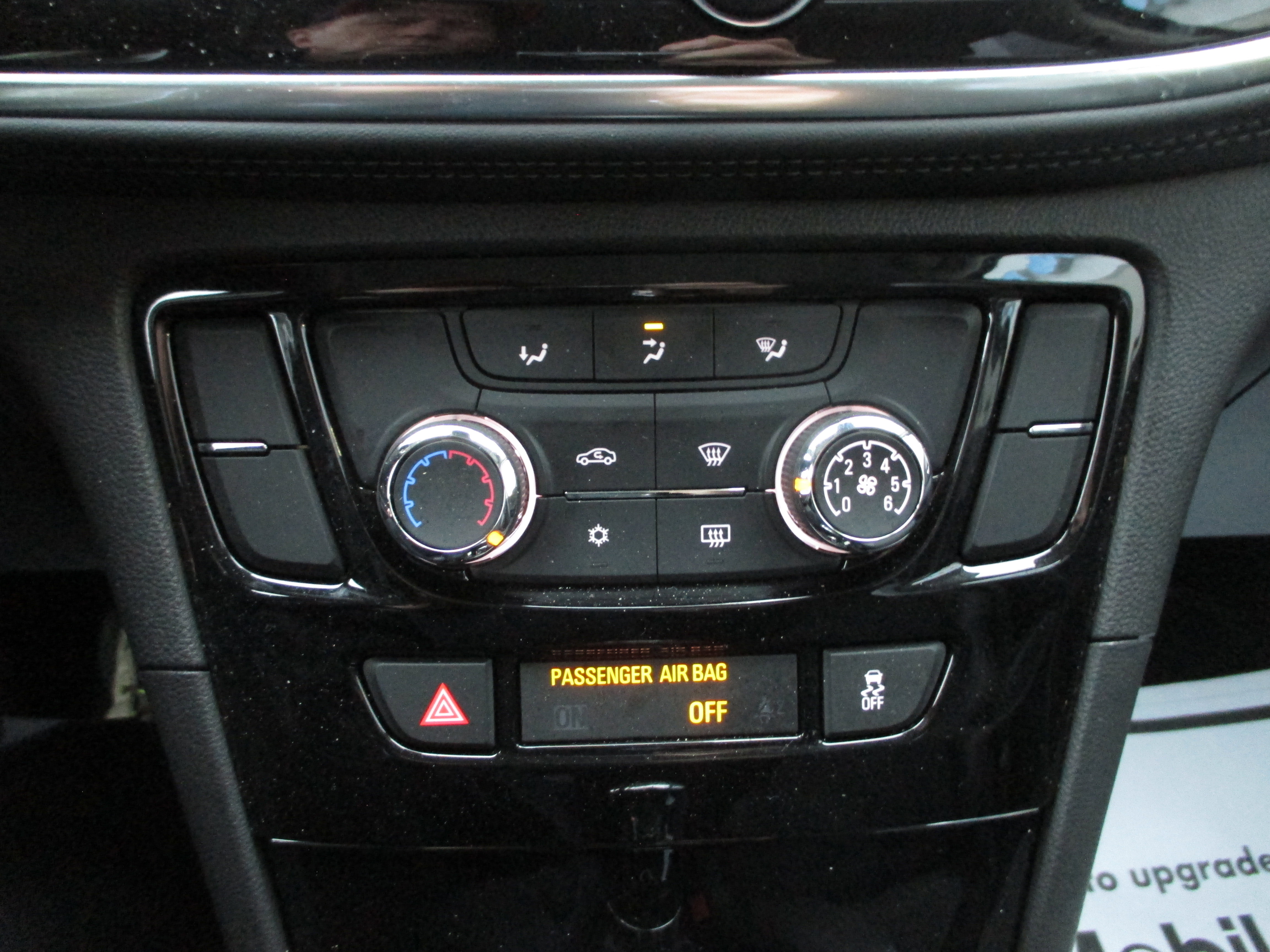 Used 2018 Buick Encore Preferred image 17