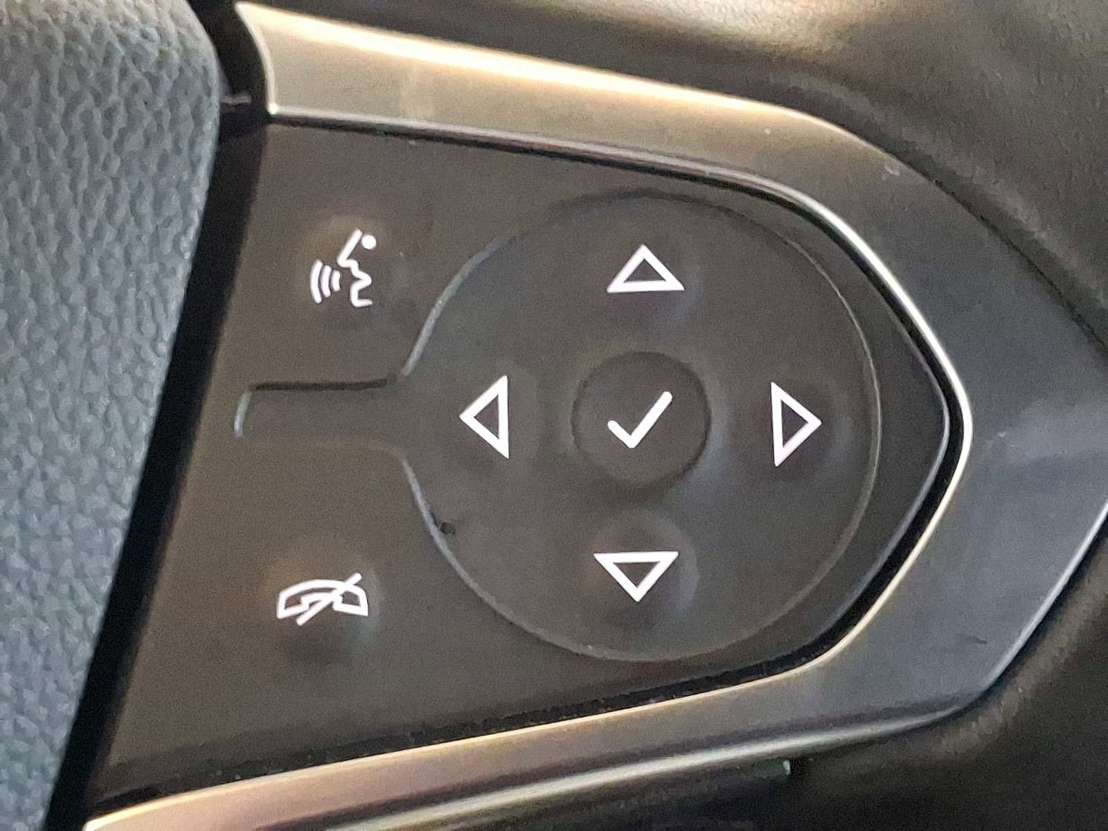 Certified 2023 Chevrolet Traverse LT w/ Midnight/Sport Edition image 22