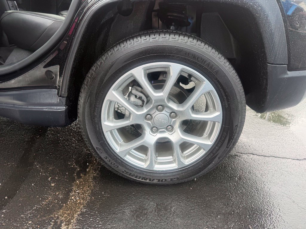 Certified 2024 Jeep Compass Latitude AWD/4WD image 34