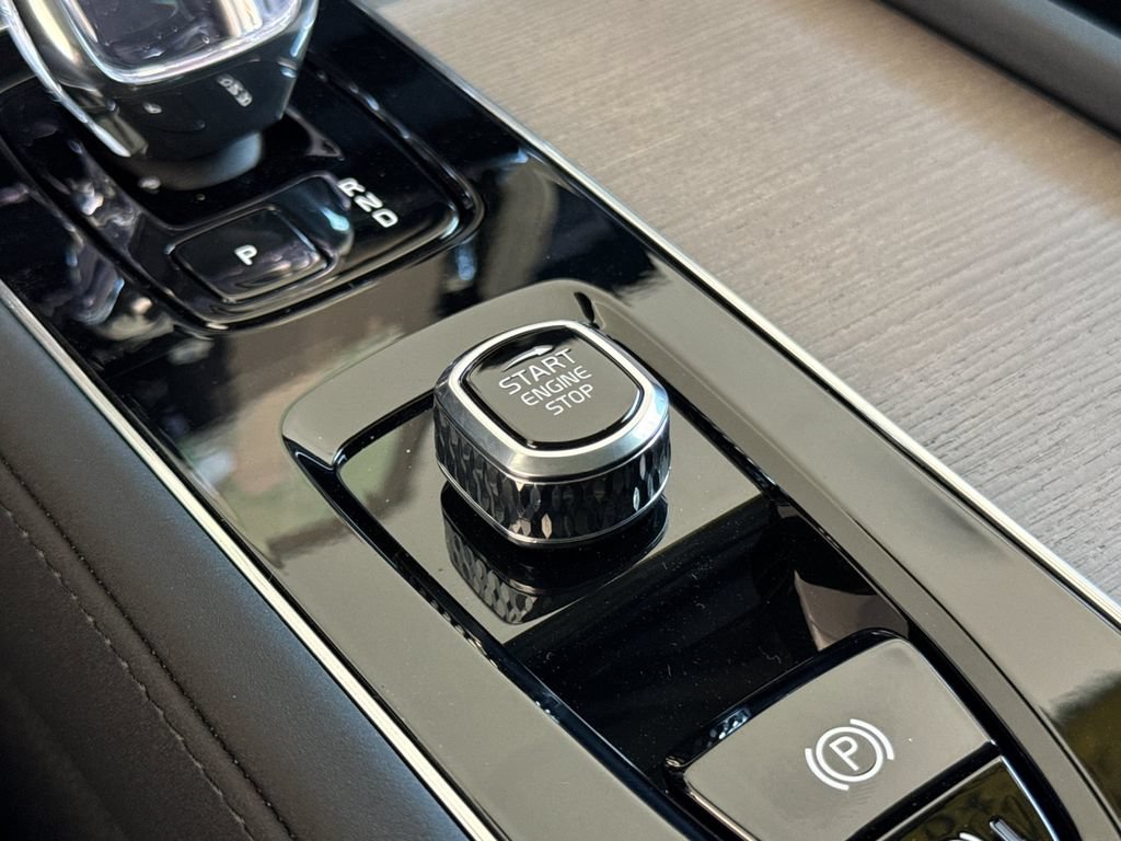 New 2026 Volvo XC90 T8 Plus AWD/4WD image 23