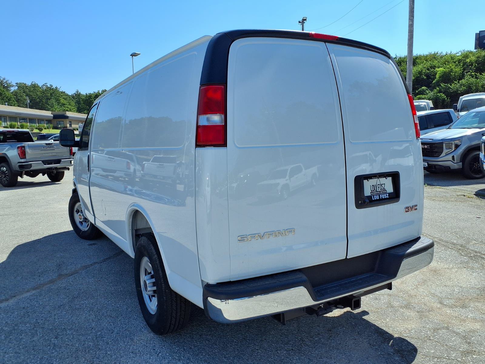 New 2026 GMC Savana 3500 w/ Driver Convenience Package RWD image 22