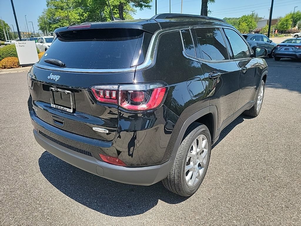 Used 2023 Jeep Compass Latitude AWD/4WD image 12