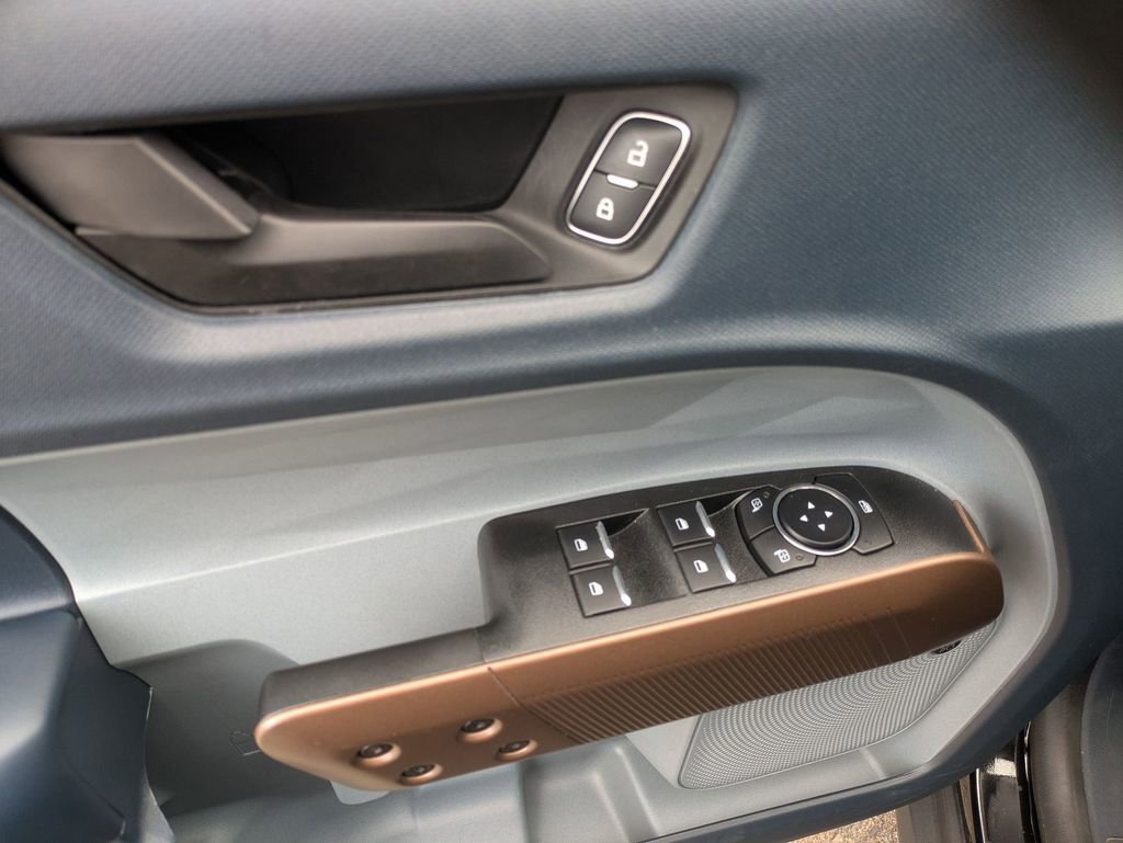 Used 2024 Ford Maverick Lariat image 10