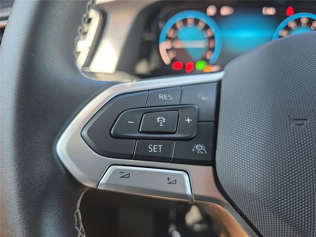 Used 2025 Volkswagen Atlas Cross Sport SE w/ Panoramic Sunroof Package image 23