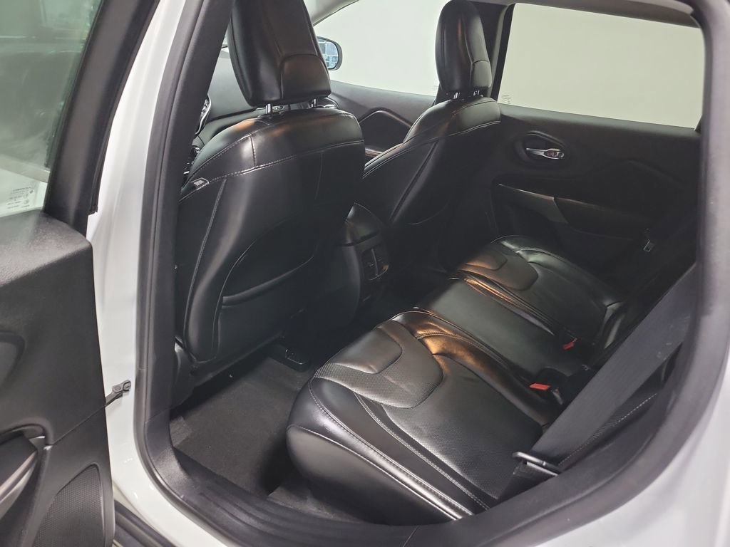 Used 2019 Jeep Cherokee Limited image 26