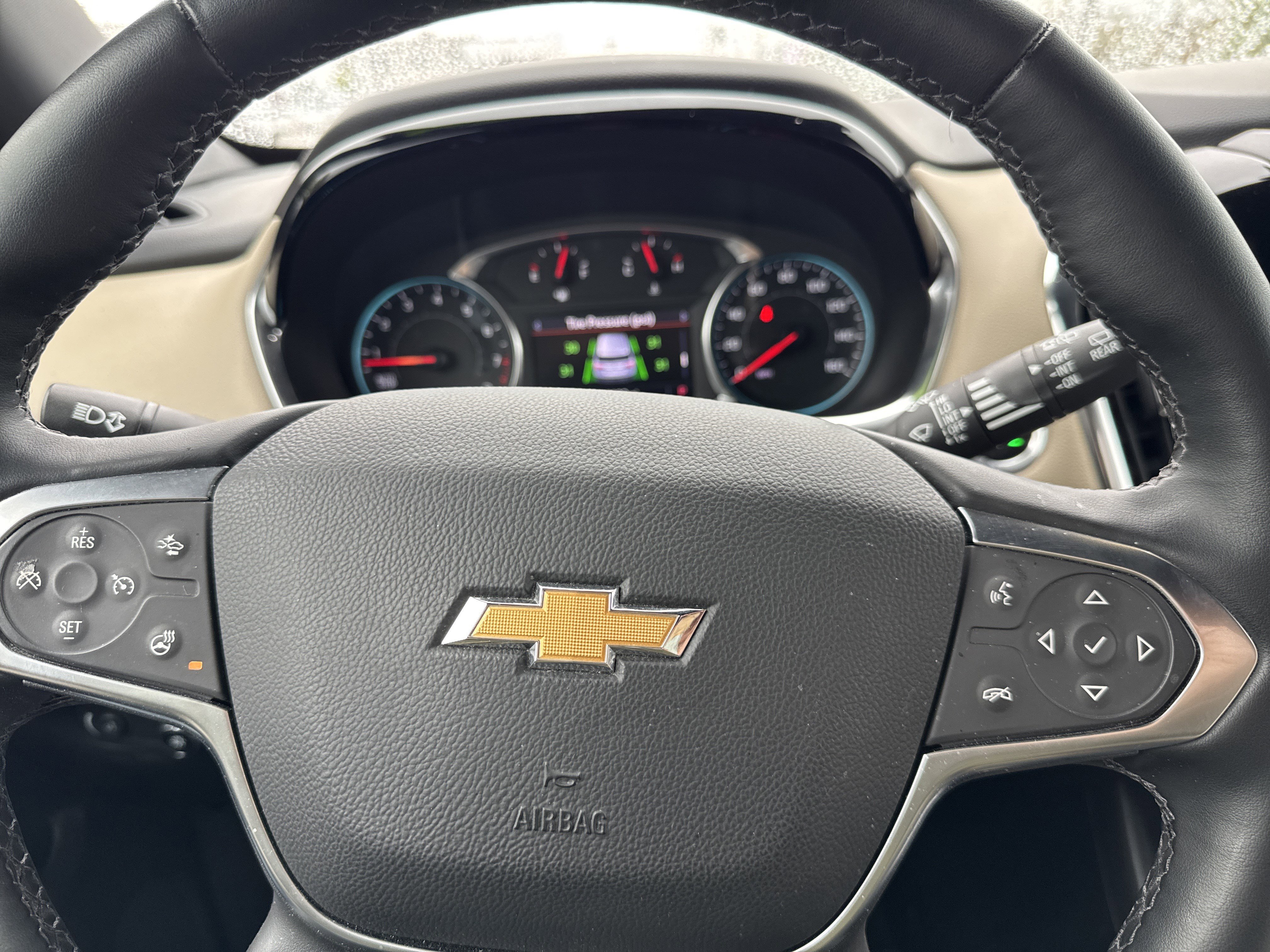 Used 2023 Chevrolet Traverse LT w/ LT Premium Package AWD/4WD image 14