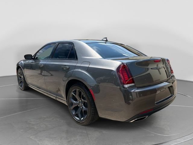 Used 2023 Chrysler 300 Touring w/ Sport Appearance Package RWD image 6