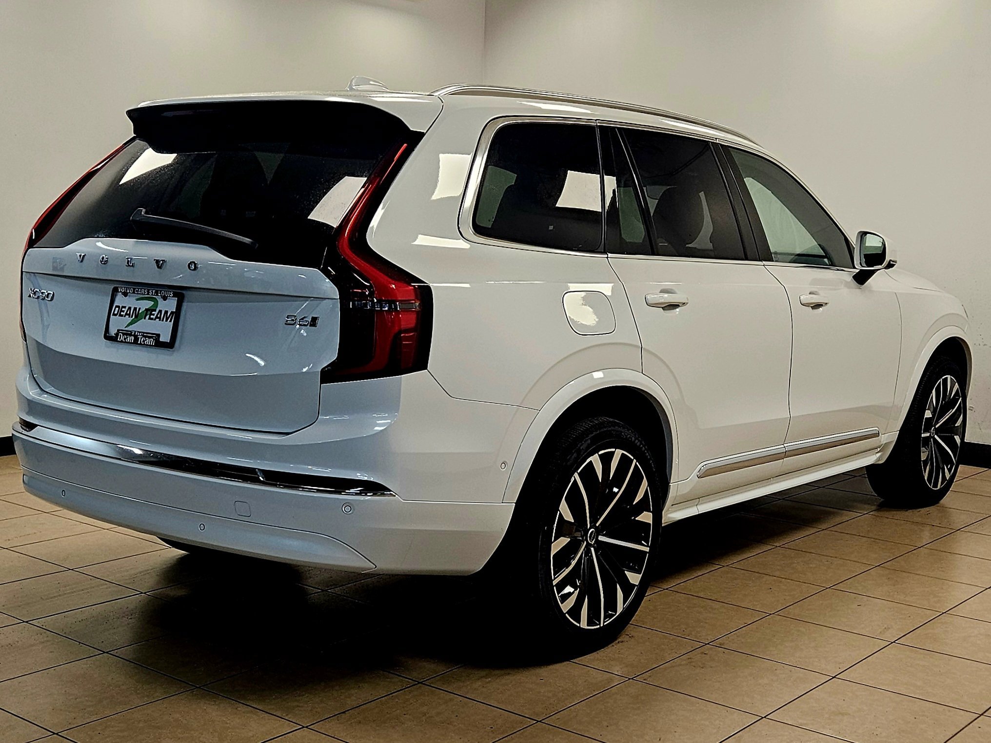 New 2026 Volvo XC90 B6 Plus w/ Protection Package AWD/4WD image 5