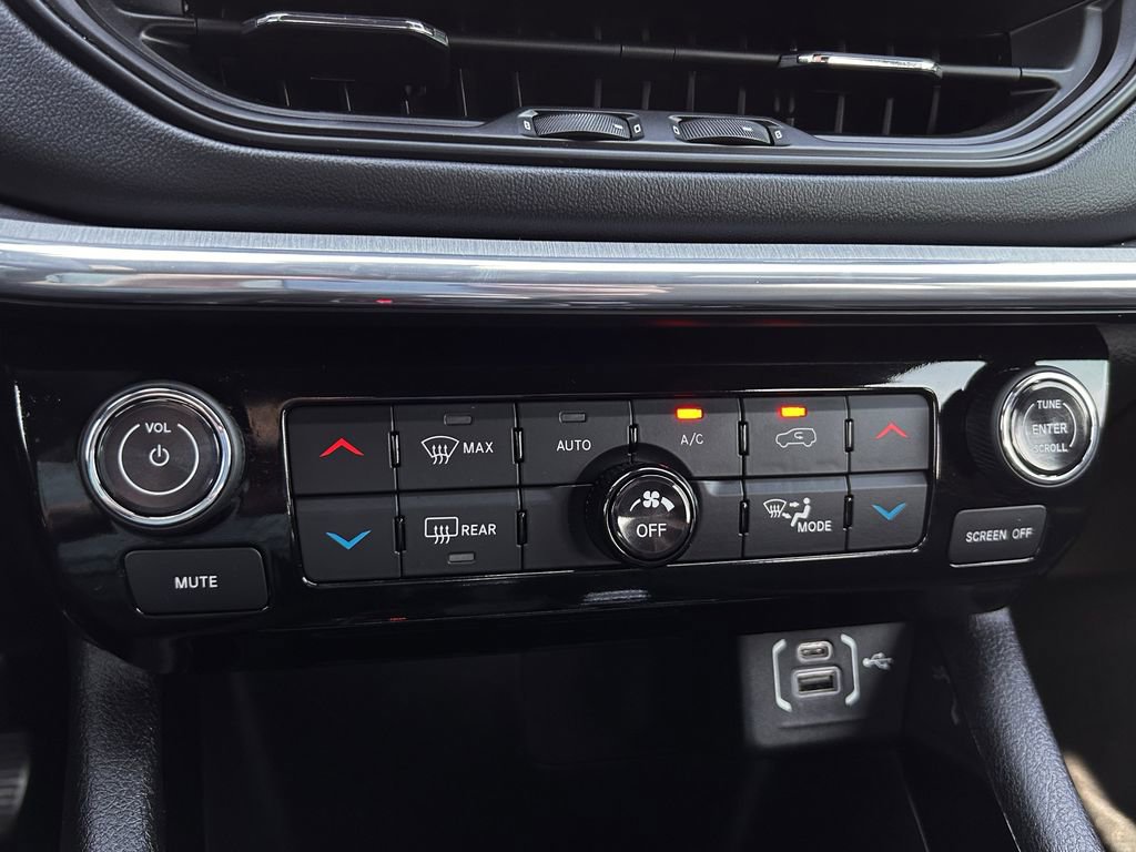 Used 2023 Jeep Compass High Altitude image 21