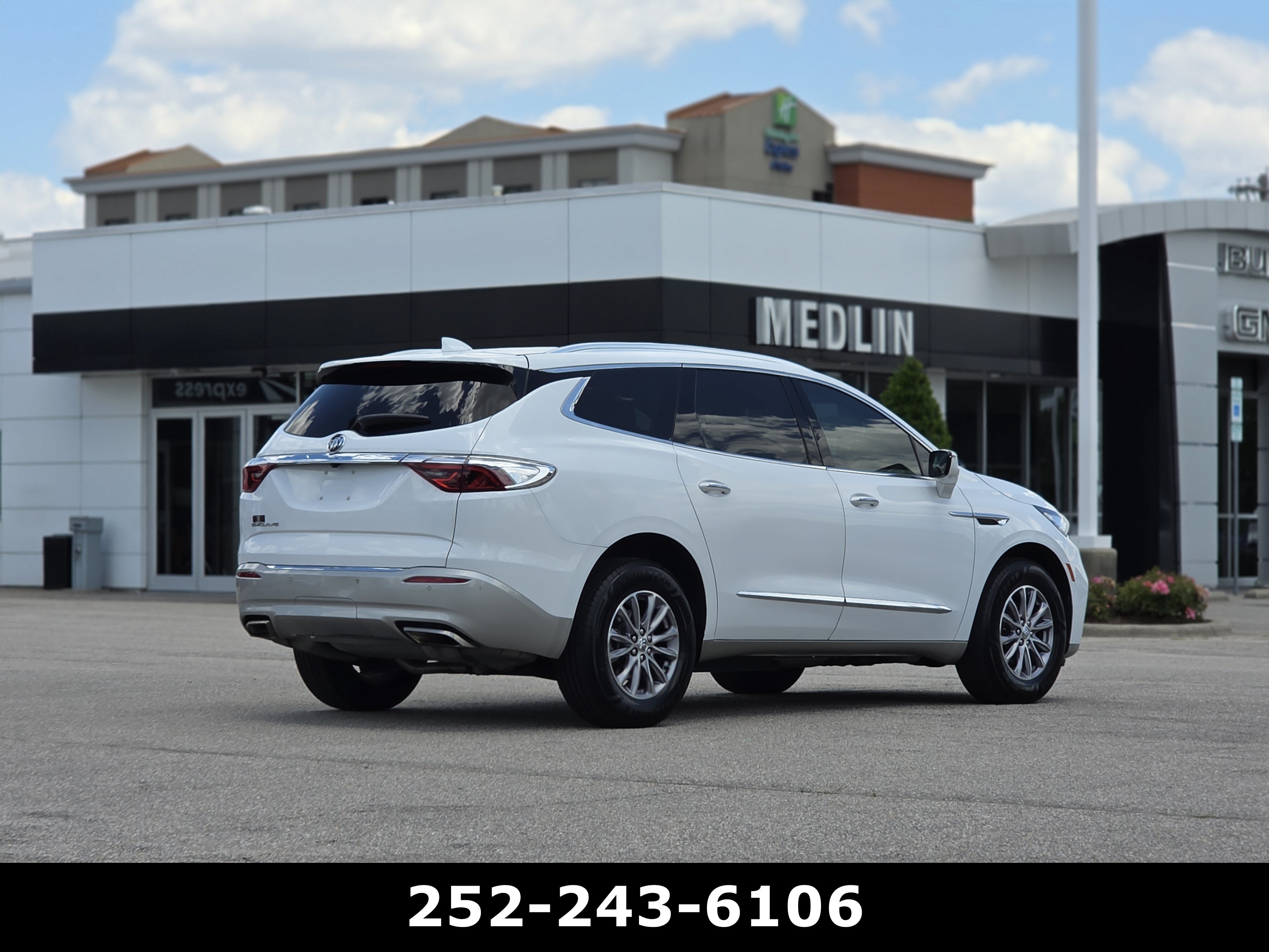 Used 2023 Buick Enclave Essence FWD image 8
