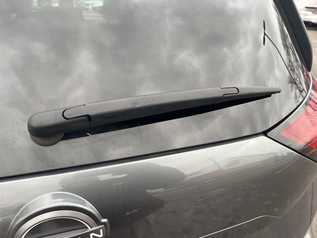 Certified 2024 Nissan Rogue SV image 33