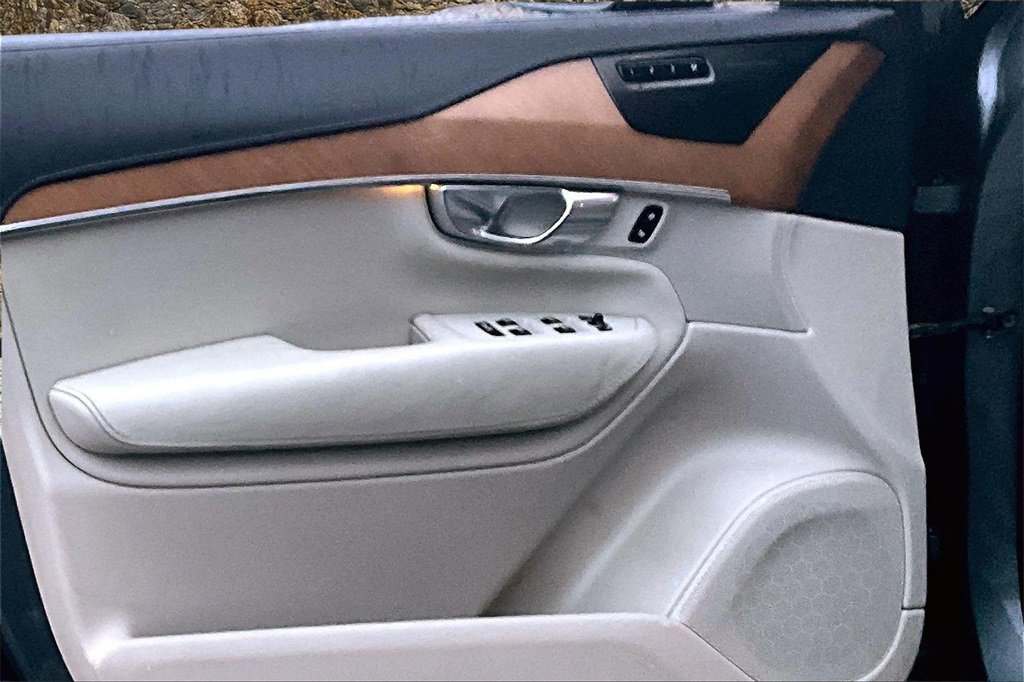 Used 2019 Volvo XC90 T6 Inscription w/ Protection Package image 20