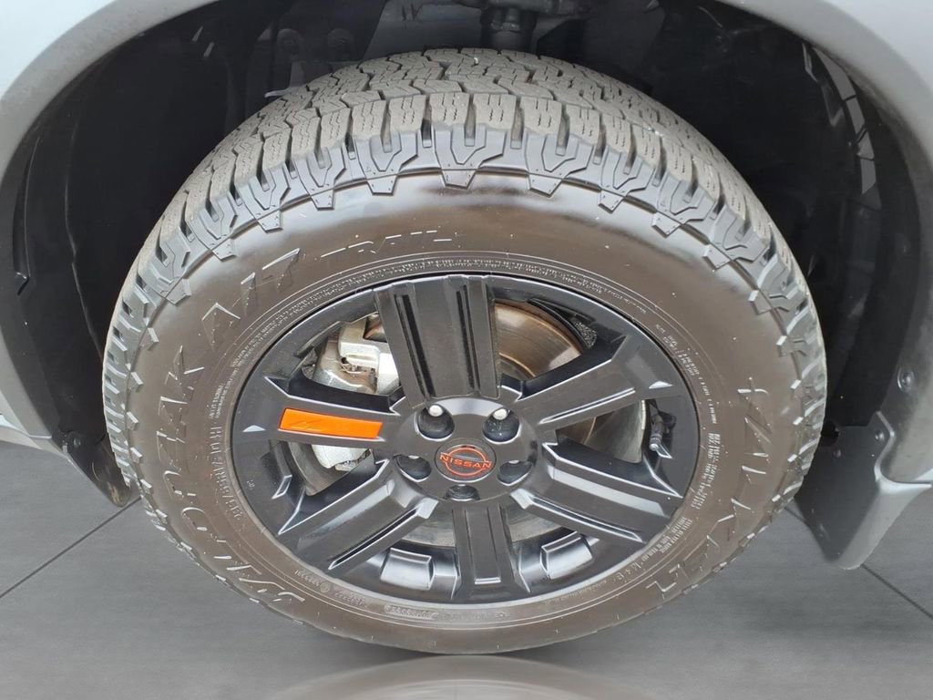 Used 2025 Nissan Rogue SV image 9