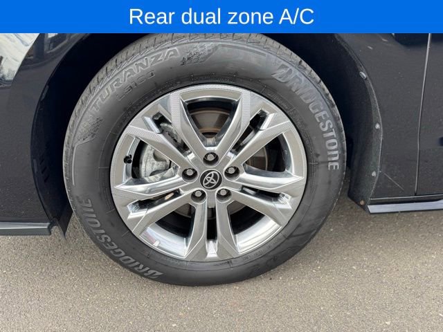 Used 2022 Toyota Sienna XSE w/ XSE Plus Package image 12